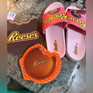 Pink Reese’s Slide Sandals Youth Sz 2/3 M Fun Reese’s Bag and cute note pad